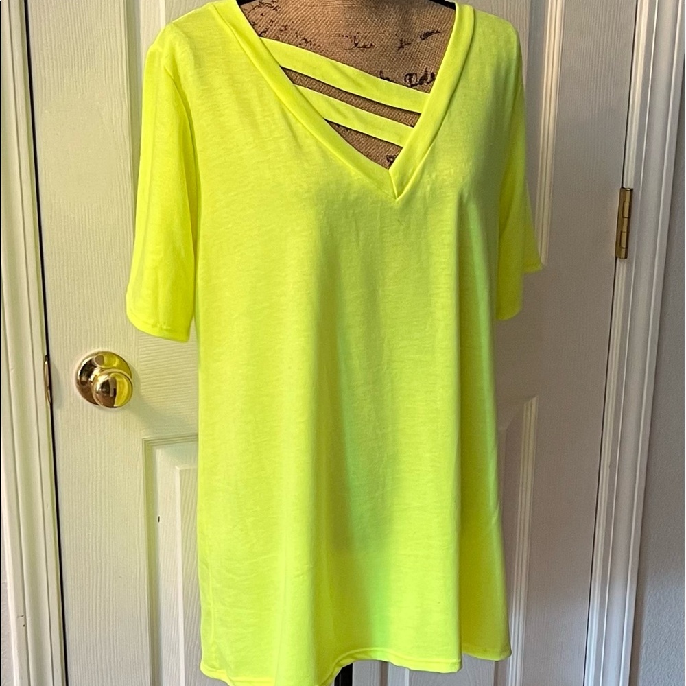 NWT Heimish Short Sleeved Top
